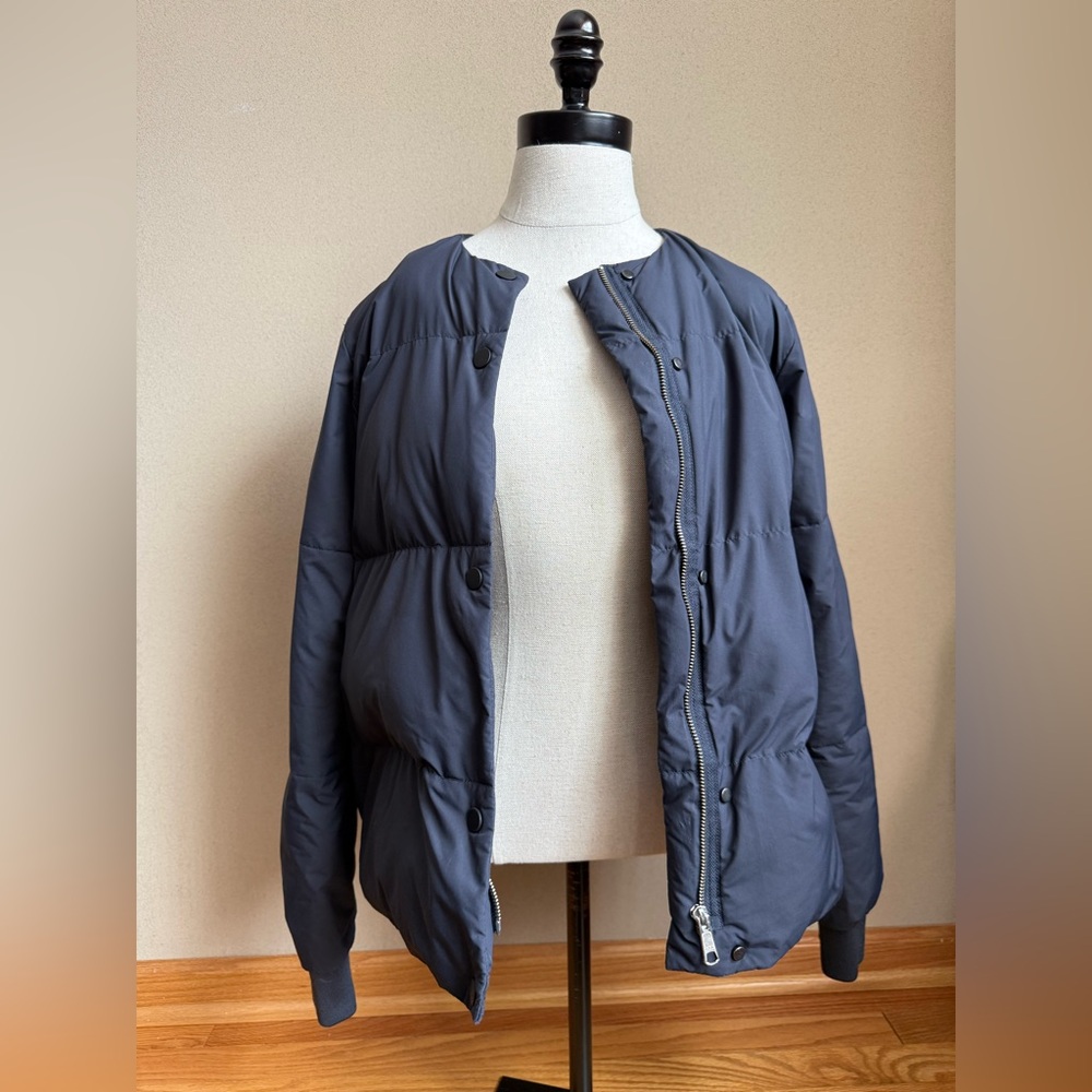 Everlane Puffer Jacket - Picture 9 of 15